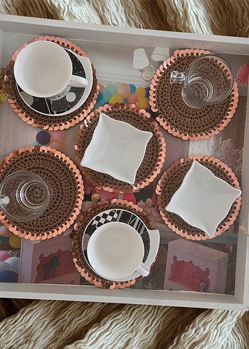 Beden Kahverengi Pullu Bardak Altlığı Sunumluk