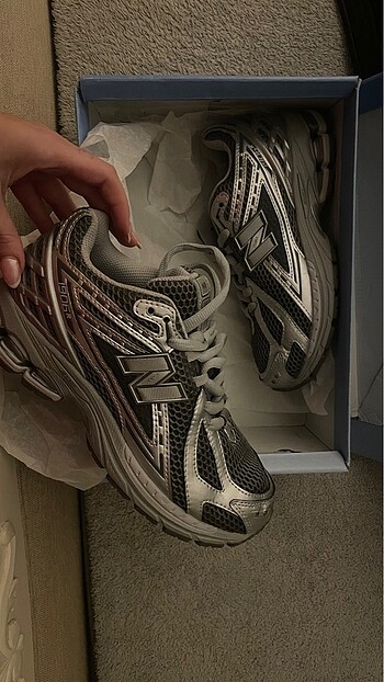 New Balance 1906