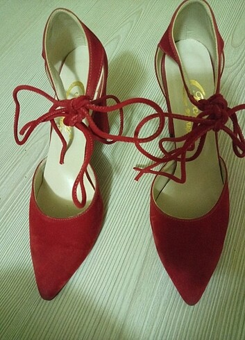Kırmızı bayan ayakkabı