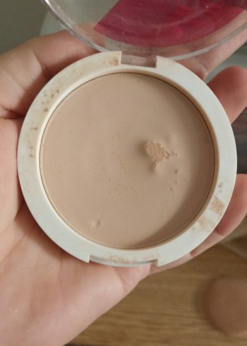 Avon Açık Bej Pudra