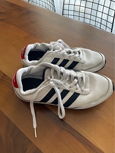 Adidas spor ayakkabı
