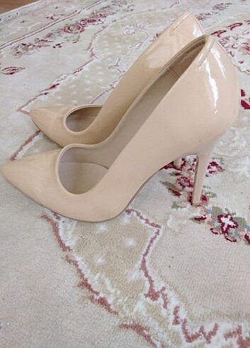 Zara Parlak bej stiletto
