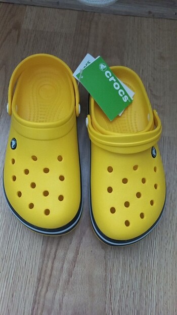 crocs