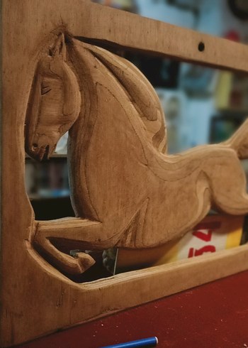 Parlak Kahverengi Ahşap Koşan.at figürü - Görsel 2