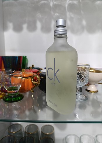 Calvin Klein CK One Erkek Parfüm 200 ml - Görsel 4