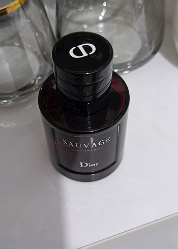 Dior Sauvage Erkek Parfümü 60ml - Görsel 6