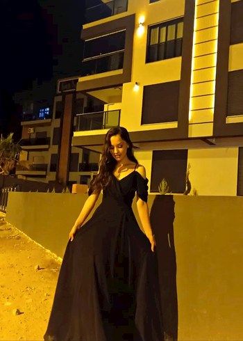 Siyah Uzun V Yaka Drapeli Gotik Elbise