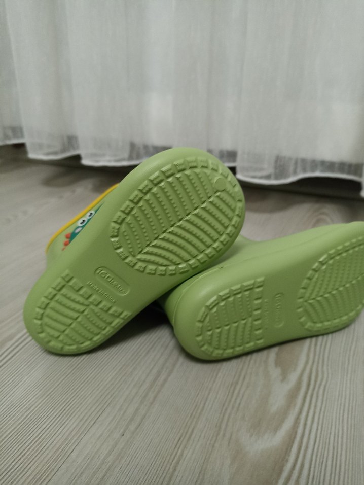 Çocuklar için yeşil dinozor desenli yağmur çizmesi - Görsel 3