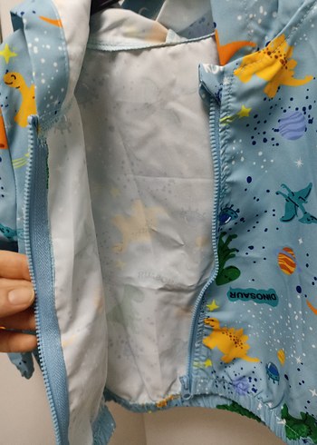 Kapüşonlu Erkek Çocuk Yağmurluk - Görsel 3