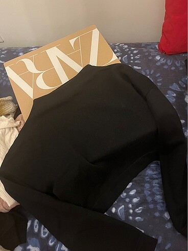 Zara Sweatshirt