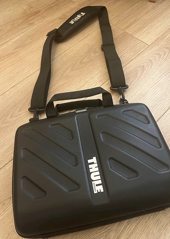 Beden Thule Siyah Laptop Çantası