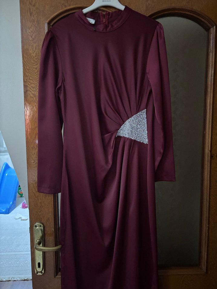 Bordo Uzun Kollu İşlemeli Abiye Elbise - Görsel 2