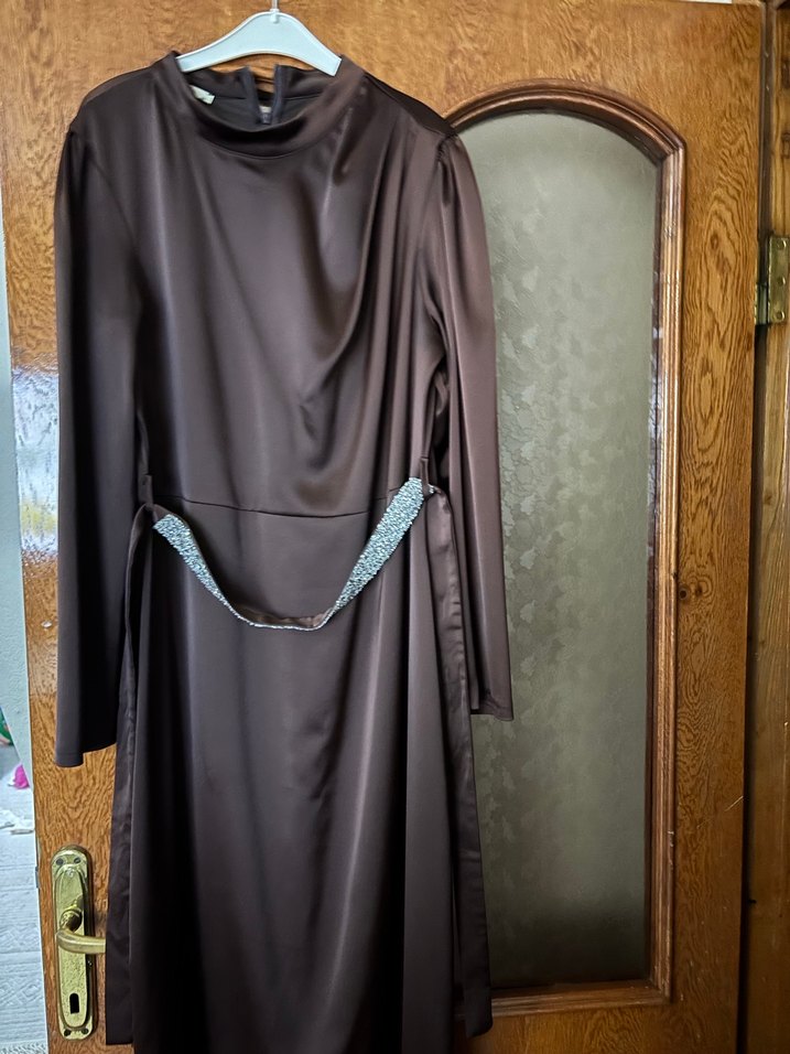 Kahverengi Saten Drapeli Uzun Abiye - Görsel 3