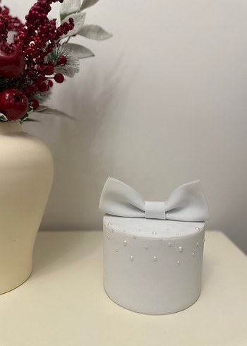 Beyaz kurdeleli mini maket pasta - Görsel 2