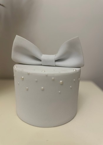 Beyaz kurdeleli mini maket pasta - Görsel 3