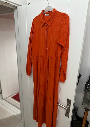 Turuncu Piliseli Uzun Keten Elbise - Görsel 4