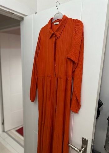 Turuncu Piliseli Uzun Keten Elbise - Görsel 3