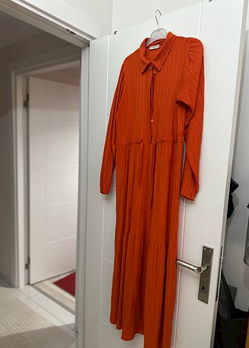 Turuncu Piliseli Uzun Keten Elbise - Görsel 2