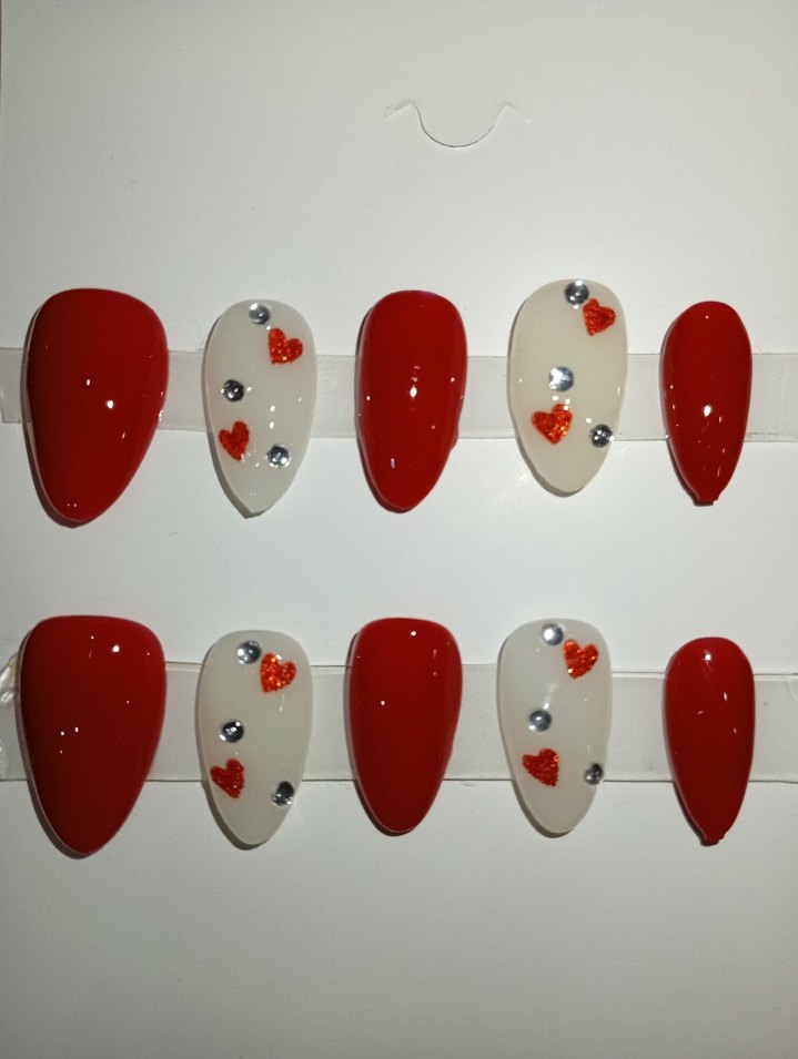 El yapımı Kırmızı Kalp ve Taşlı protez Tırnak Seti small beden - Görsel 2