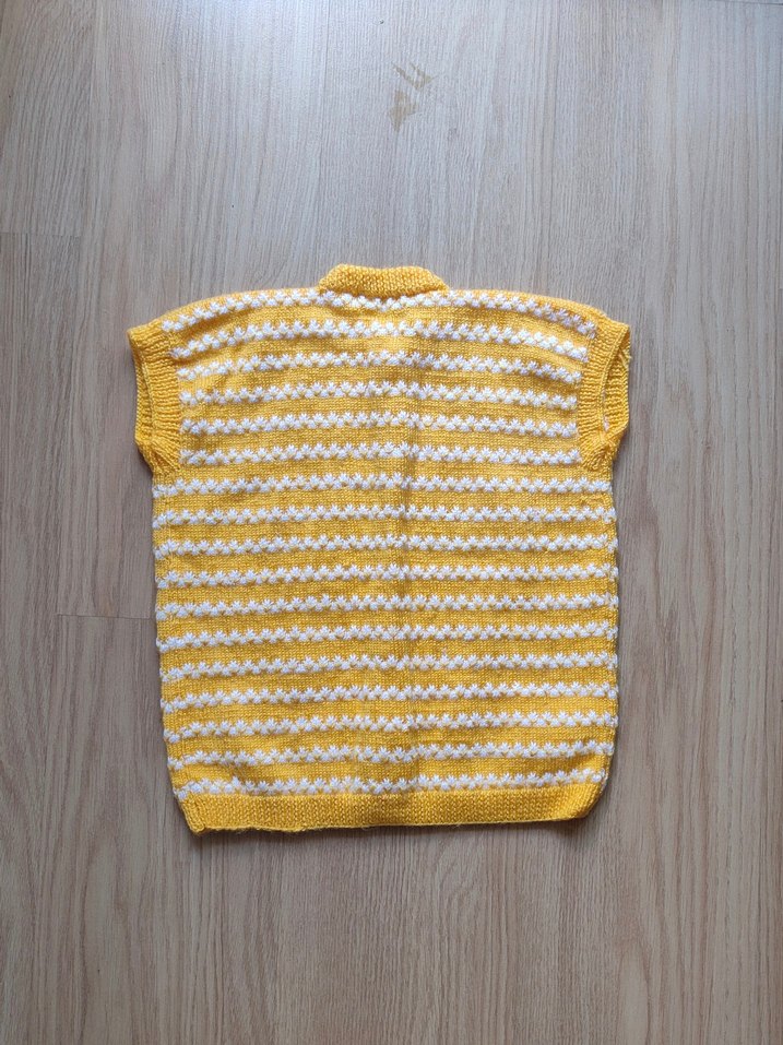 Sarı Çizgili Kısa Örgü Süveter - Görsel 2
