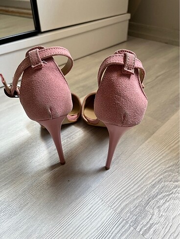 38 Beden Stiletto