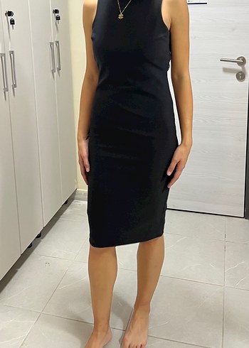 Dantel Detaylı Siyah Midi V Yaka Elbise - Görsel 3