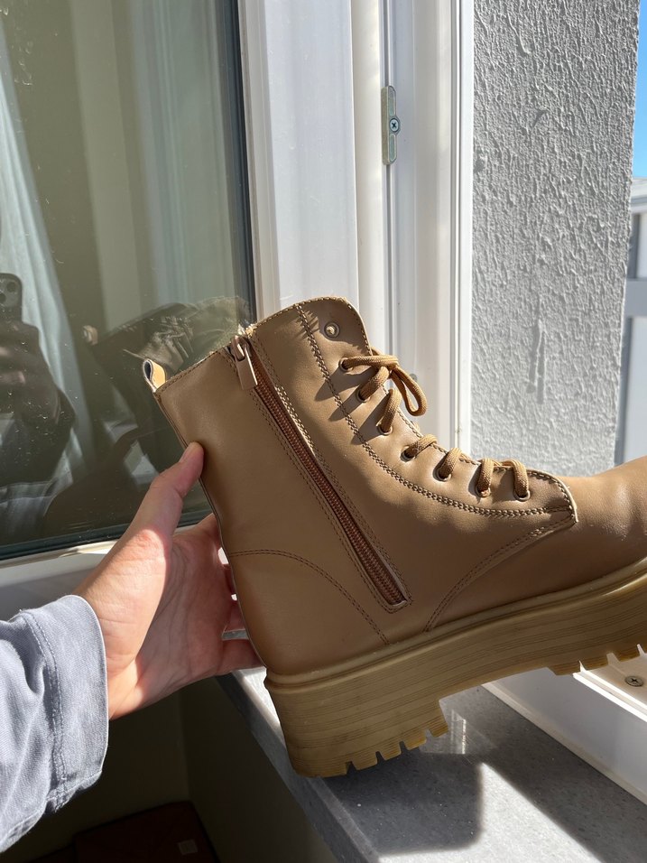 Bej Deri Platform Topuklu Sokak Stili Kadın Bot - Görsel 2