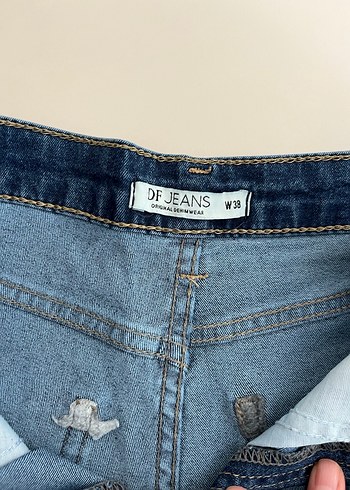 Dar Kesim Koyu Mavi Mini Denim Şort - Görsel 4