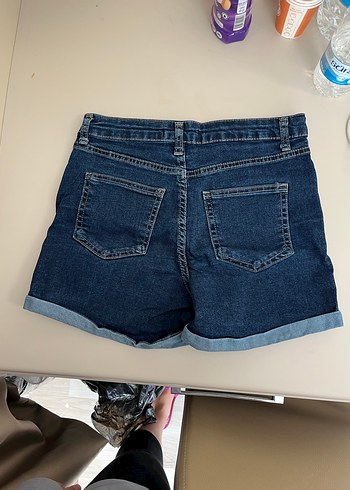 Dar Kesim Koyu Mavi Mini Denim Şort - Görsel 3