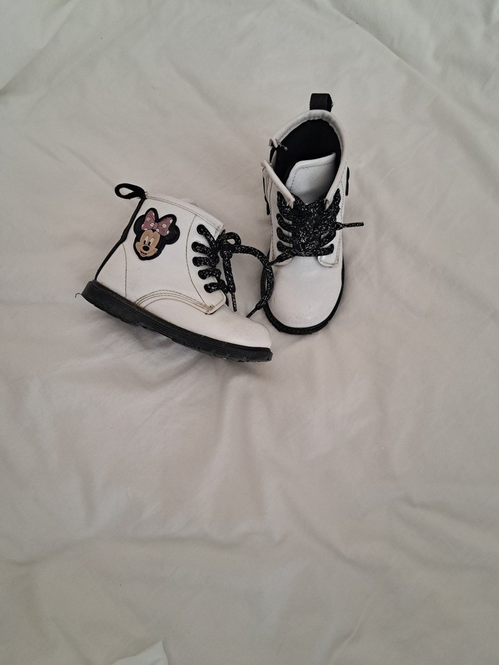 Kız Çocuk Beyaz Minnie Nakışlı Bot - Görsel 2
