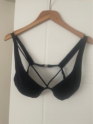 Pierre carden bikini üstü