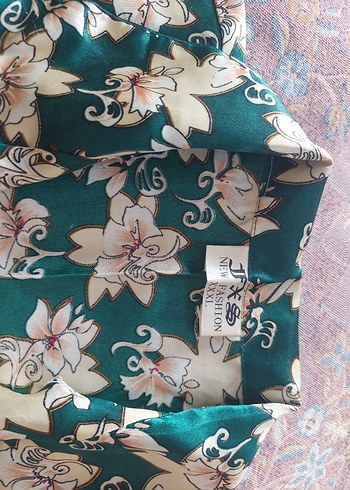 Yeşil Çiçek Desenli Uzun Kollu saten pijama takimi
