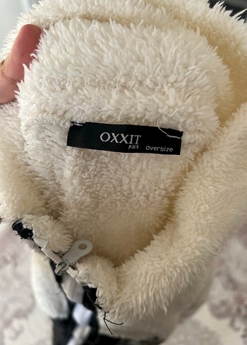 Kapüşonlu Beyaz Siyah Kadın Mont - Görsel 3