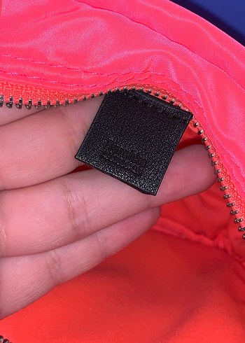 Beden kırmızı Renk Bershka neon pembe askılı çanta