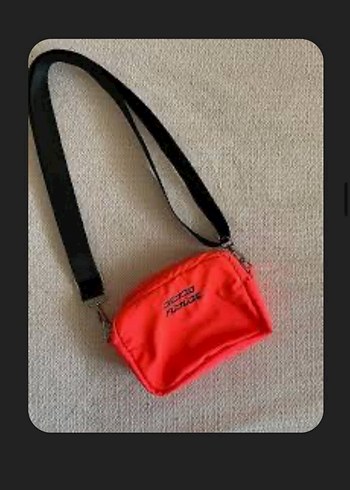 Bershka Bershka neon pembe askılı çanta