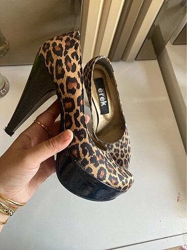 35 Beden Leopar topuklu