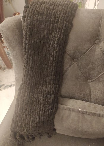 Beden beyaz Renk alize puffy kalın peluş atkı ( siyah)