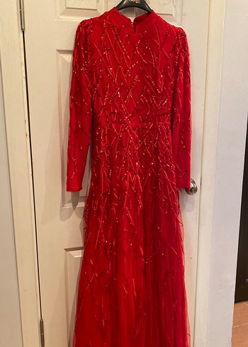 Uzun Kollu Kırmızı pullu İşlemeli Abiye Elbise - Görsel 2