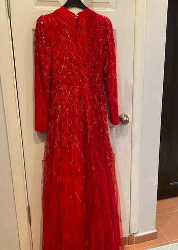 Uzun Kollu Kırmızı pullu İşlemeli Abiye Elbise - Görsel 5