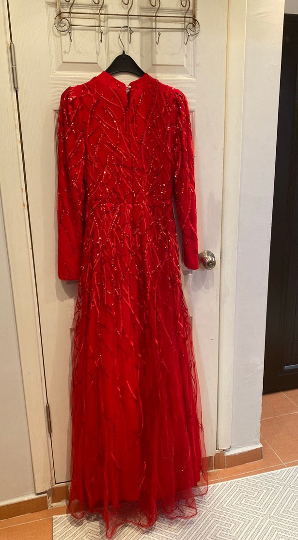 Uzun Kollu Kırmızı pullu İşlemeli Abiye Elbise - Görsel 5