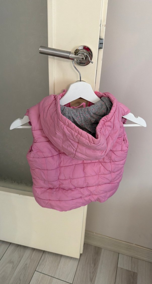 Kız Çocuk Pembe Kapüşonlu Fermuarlı Yelek - Görsel 2