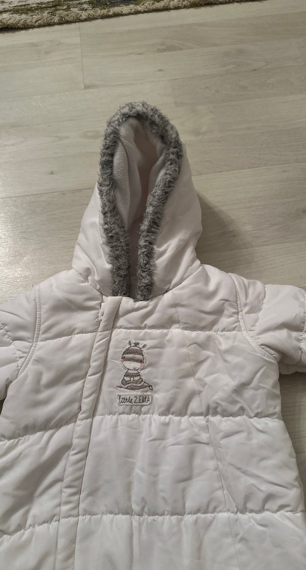 Kürk Detaylı Beyaz Bebek Tulumu - Görsel 2