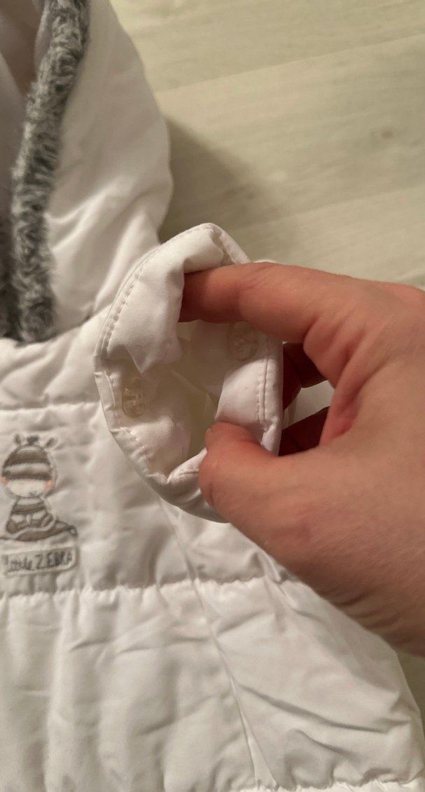 Kürk Detaylı Beyaz Bebek Tulumu - Görsel 3