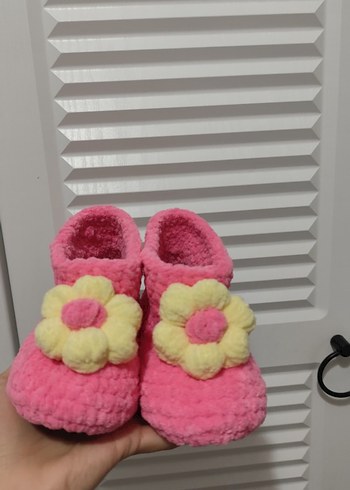Pembe Örgü cocuk Ev Terliği Çiçek Detaylı