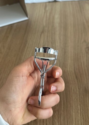 Metalik Kirpik Kıvırıcı - Görsel 2