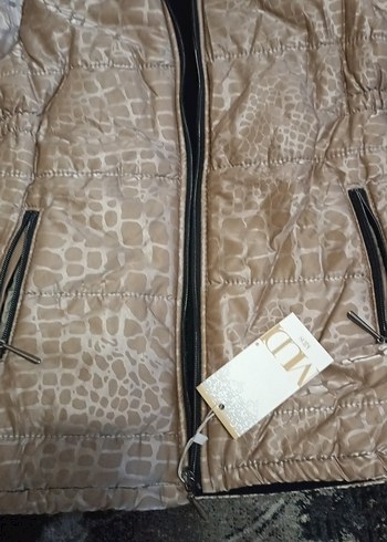 Kahverengi Yılan Desenli Kısa Kadın Mont - Görsel 2