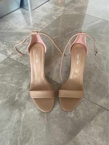 PUMPS UP MARKA, YENİ, ETİKETSİZ, 39 NUMARA, SUNİ DERİ, ÇOK ŞIK T