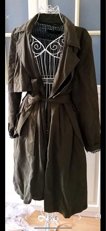 Zara trenchcoat