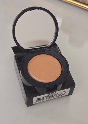 Beden Bobbi Brown Kapatıcı Dark peach
