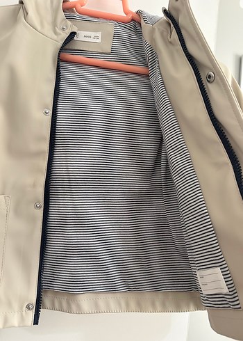 Bej Erkek Çocuk Düğmeli Yağmurluk - Görsel 5